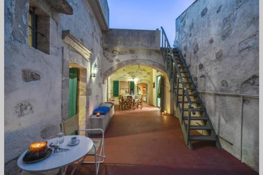 Moundros 1620 Venetian Residence エクステリア 写真
